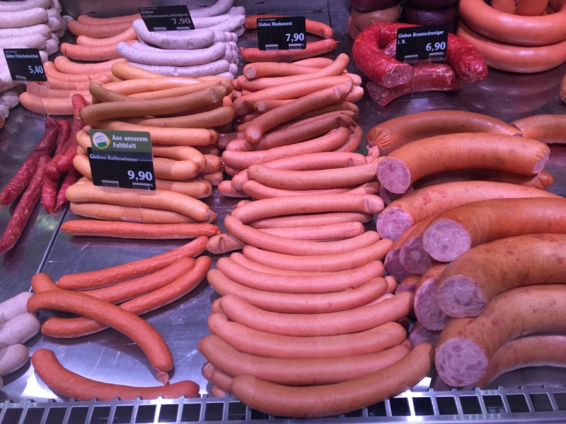 charcuterie-CLANS-min_sausages_meat_butchery-1069321